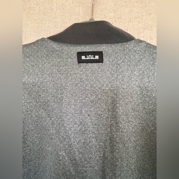 🛍️LEBRON JAMES for NIKE‎  Men’s Gray warmup jacket size L. - Picture 3 of 9